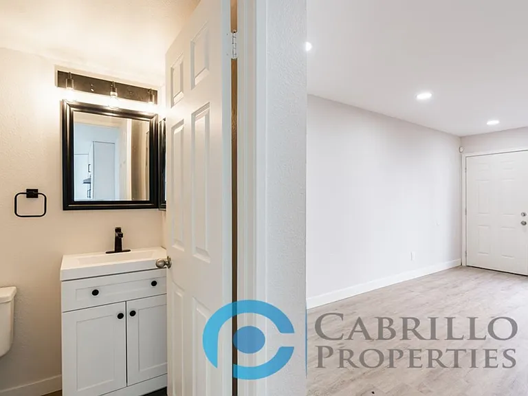 4776 Bancroft St — Photo 13