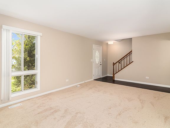 3rd image of 518 Southwood Cir