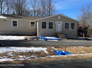 9458 Juniper Dr, Tobyhanna, PA 18466