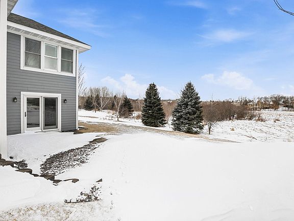 4th image of 3537 Wildflower Rd S