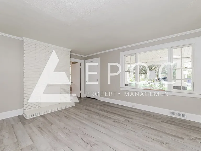 1231 Winfield Dr — Photo 12