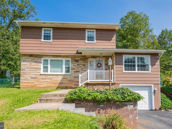 34 Mountain Dr, Lock Haven, PA 17745