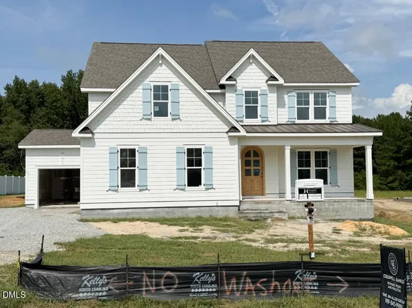 135 Summerlin Dr, Clayton, NC 27527