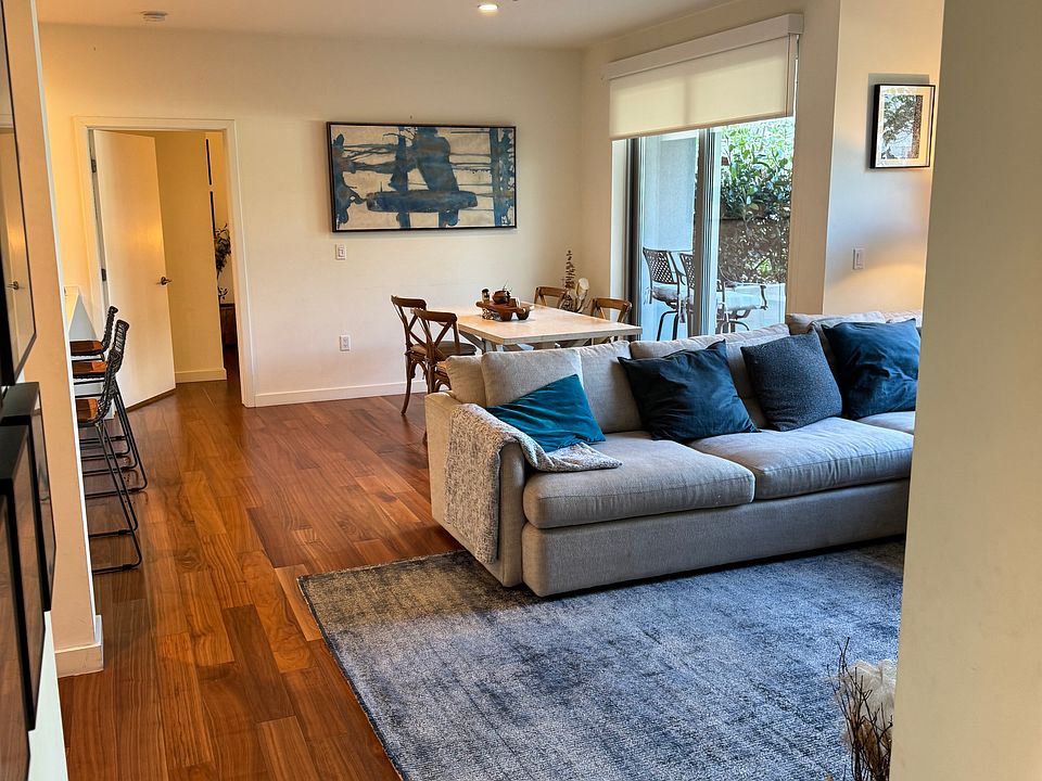 1st image of 207 2nd St