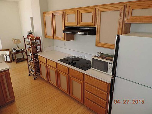 4th image of 2920 Castle Bar Dr