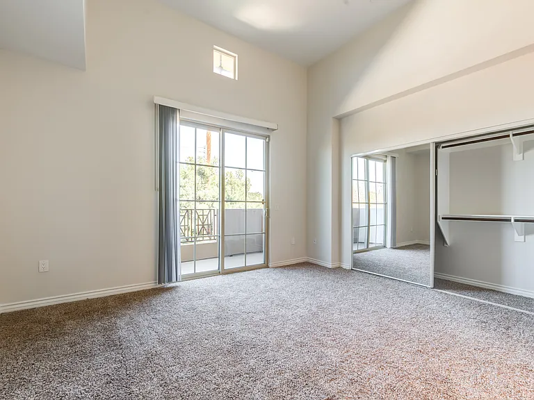 IMT BelaSera at Sherman Way — Photo 10