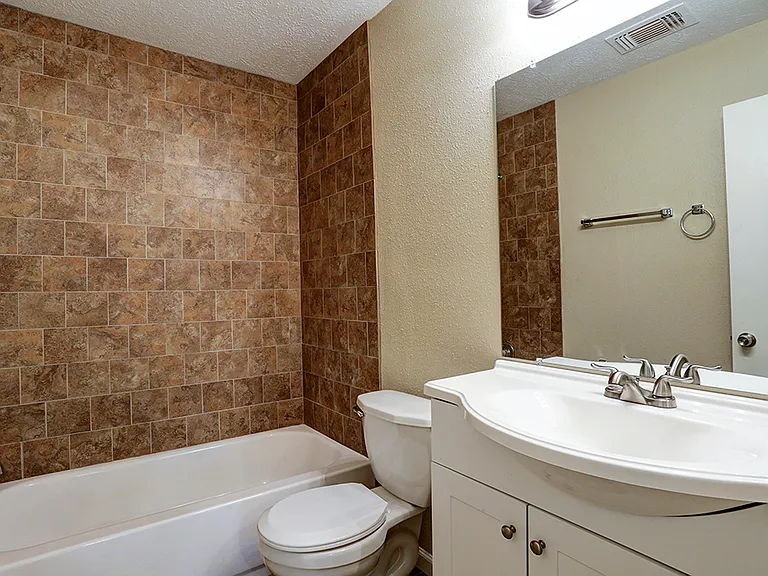 12706 Monaco Rd — Photo 6