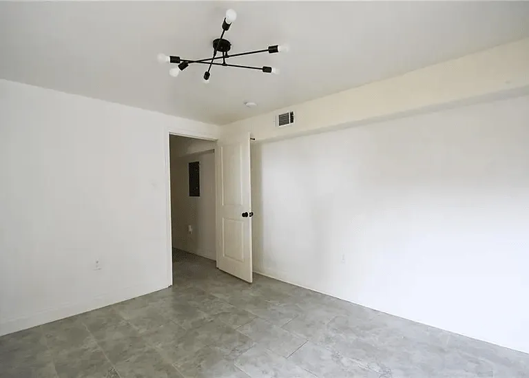740 Thayer St #2B — Photo 6