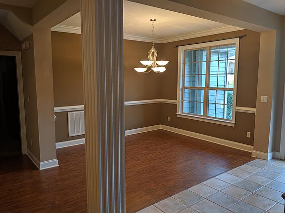 4th image of 226 Yellow Pine Ct