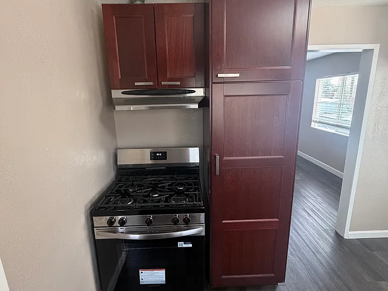 11203 Roswell Ave — Photo 18