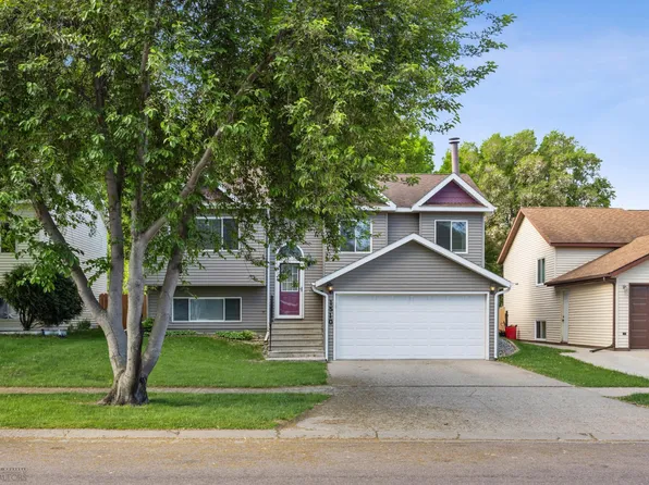1510 35th Ave S, Fargo, ND 58104
