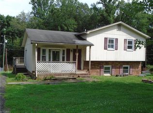 134 Scarlet Ln, Mount Airy, NC 27030