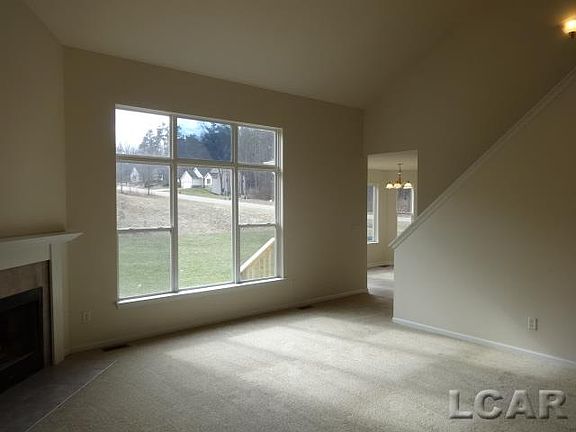 4th image of 527 Emerald Glen Dr