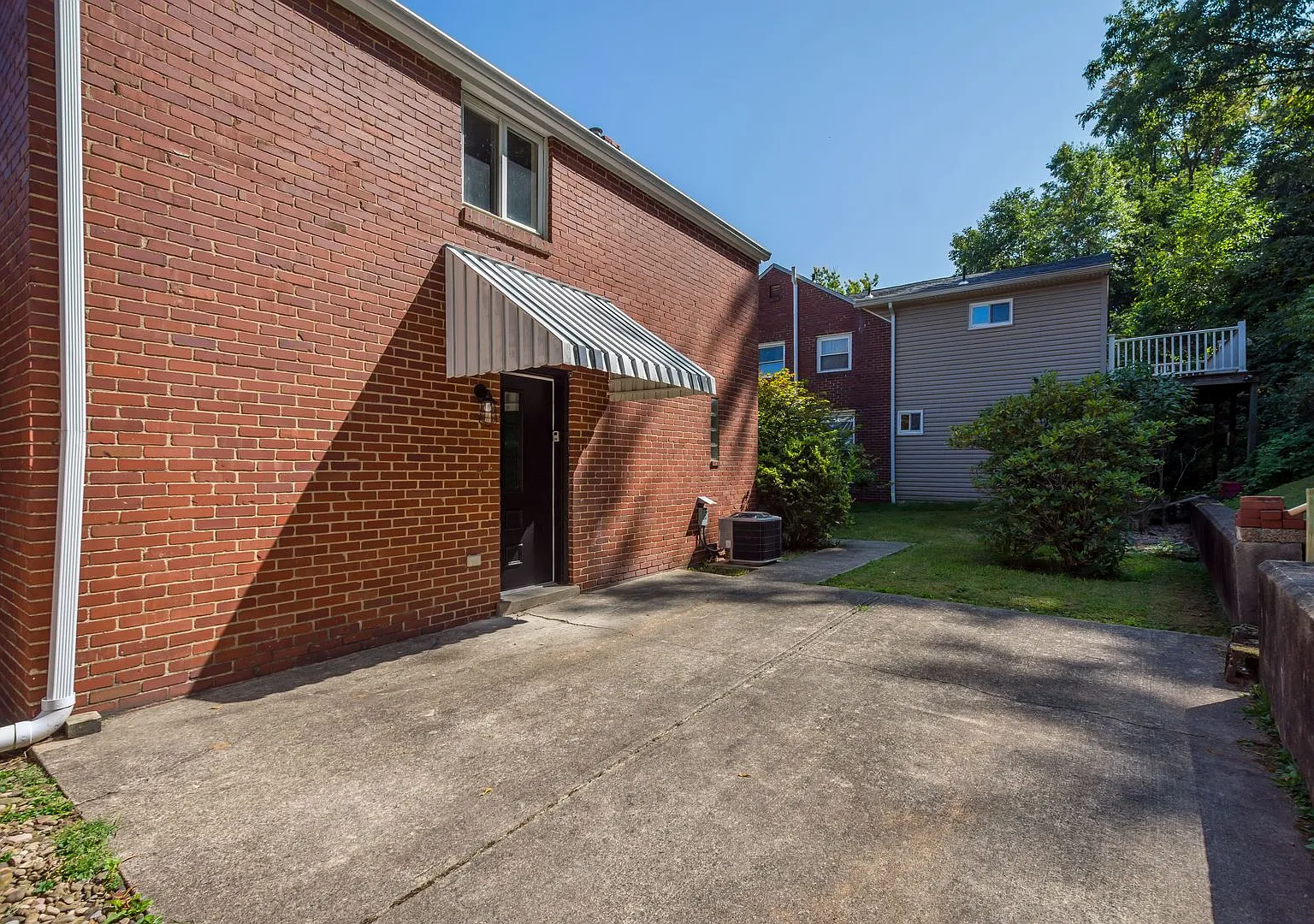 Available Oct 1st!! Renovated 3-Bedroom Penn Hills!! — Photo 4