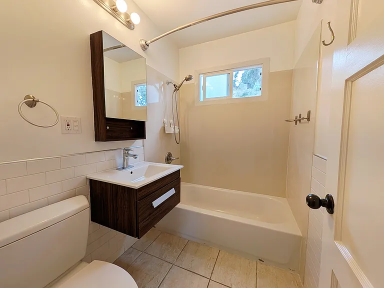 1064 Gilman Dr — Photo 11