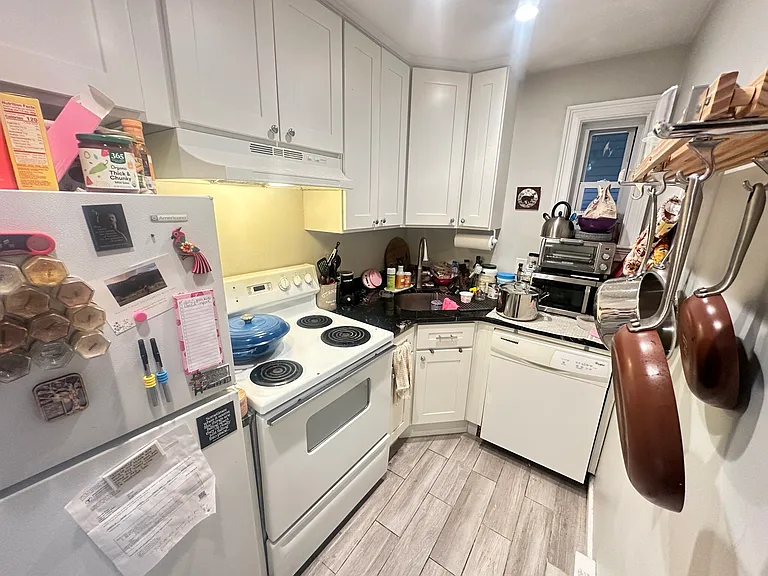 1139 Broadway #8 — Photo 7