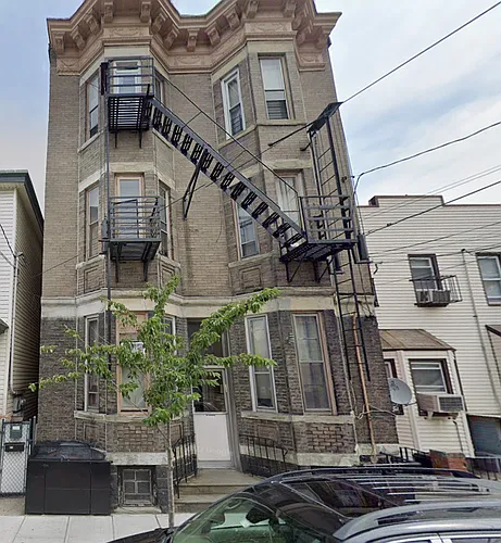 564 35th St #2E Photo 1