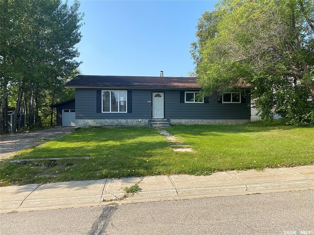 515 Hegland STREET, La Ronge, SK S0J 1L0 MLS SK946499 Zillow