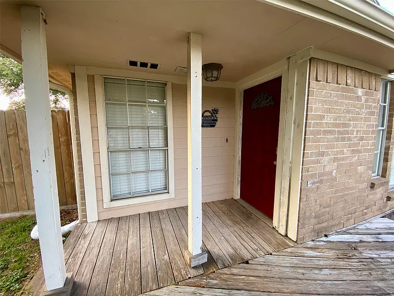 3003 Briar Dr — Photo 2