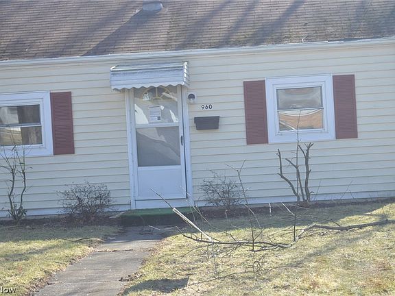 4th image of 960 Raymond Ave