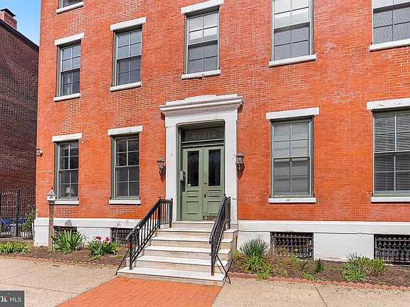 2nd image of 1711 Green St #1711C
