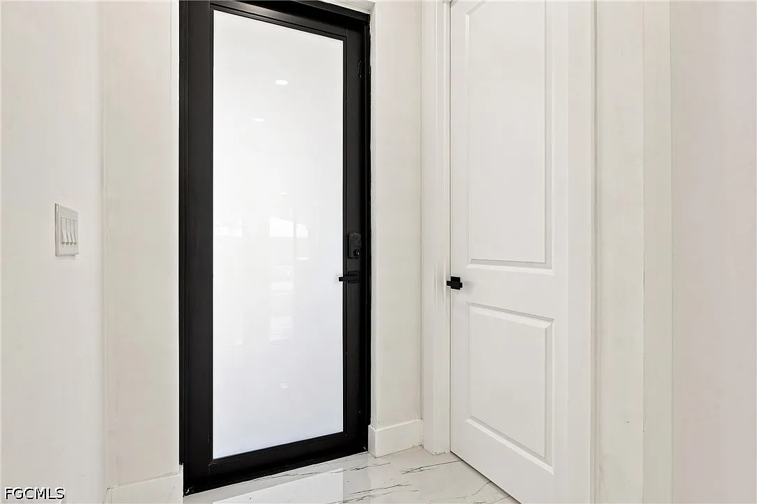 2 bed, 2.0 bath, 1495 sqft, $1,695 — Photo 4