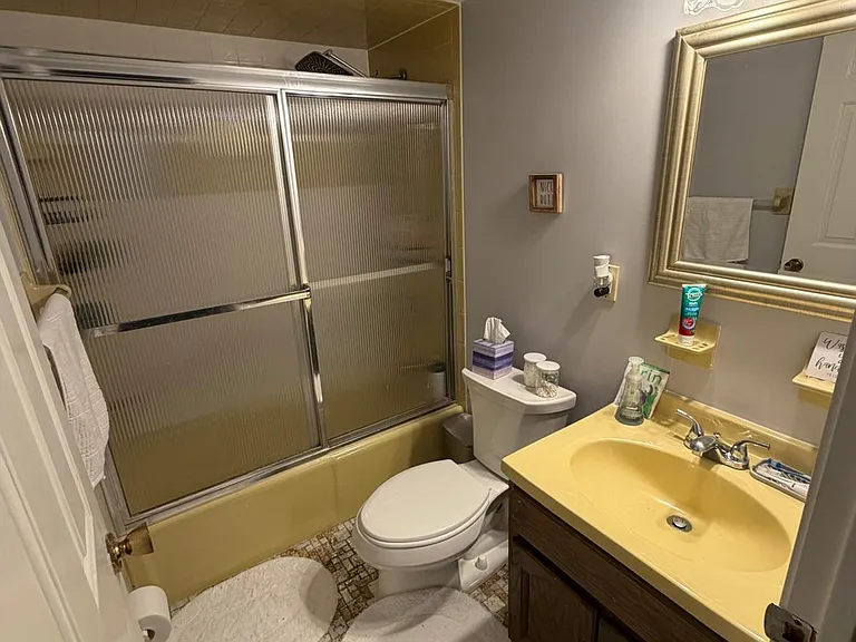 678 Savin Ave #2E — Photo 16