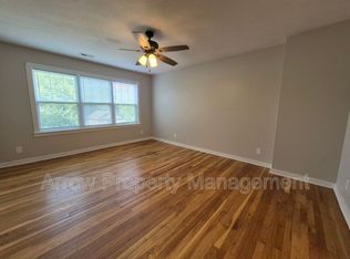 2727 P St APT 4, Lincoln, NE 68503