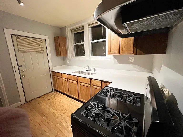 2440 W Ardmore Ave #1 — Photo 2