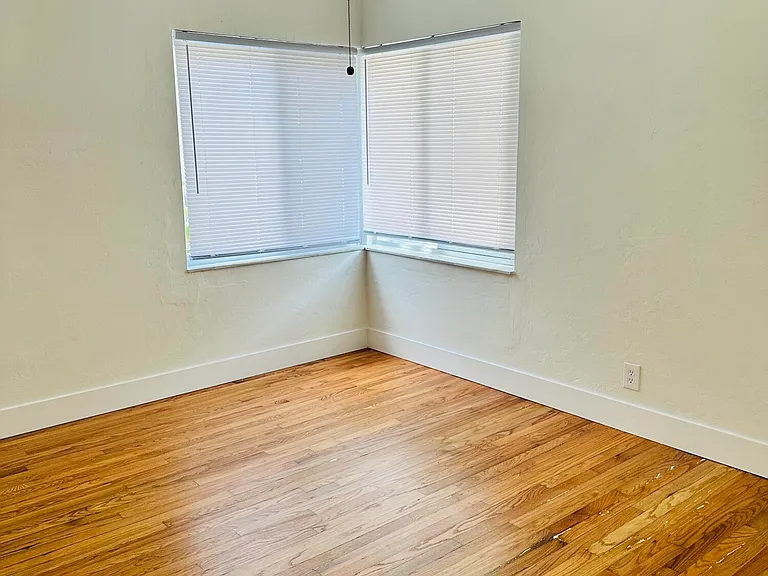 2425 Pierce St — Photo 8