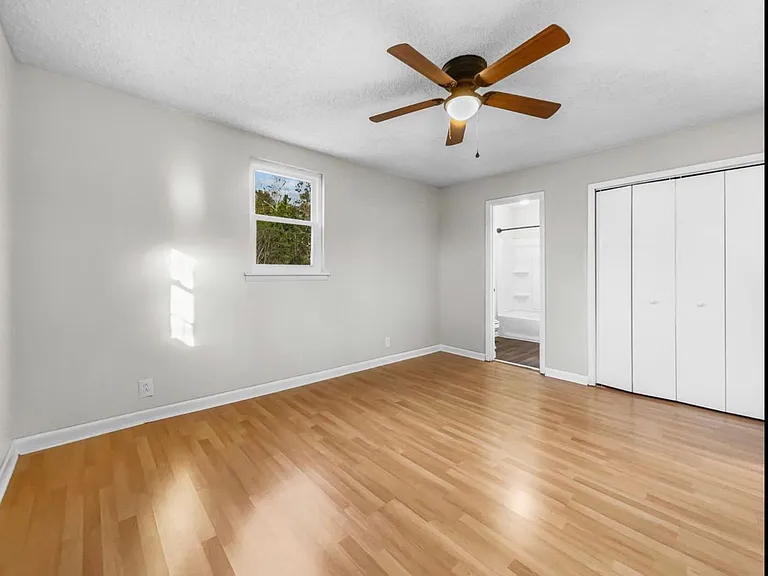 433 Rockwood Dr — Photo 9