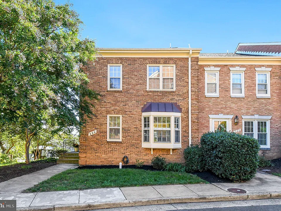 222 Gretna Green Ct
