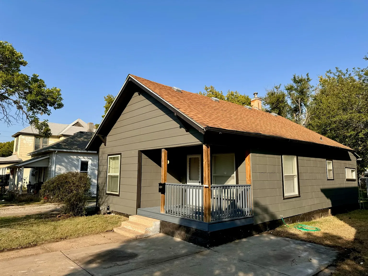 242 N Millwood Ave — Photo 2