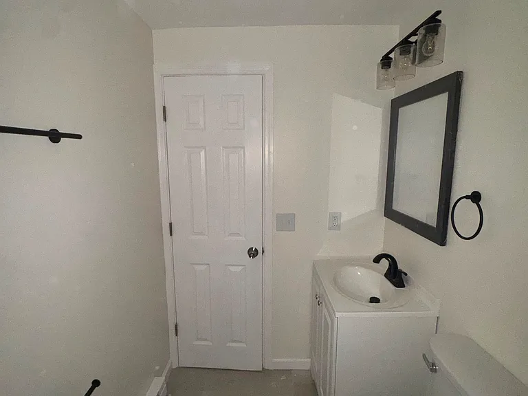 635 E Seneca Tpke #13 — Photo 10