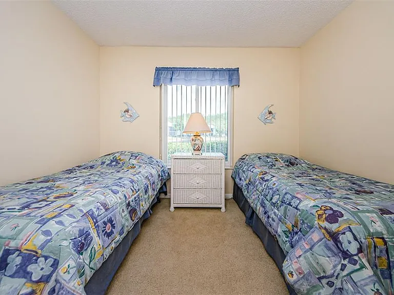 1151 Pine Ridge Cir W #F1 — Photo 27