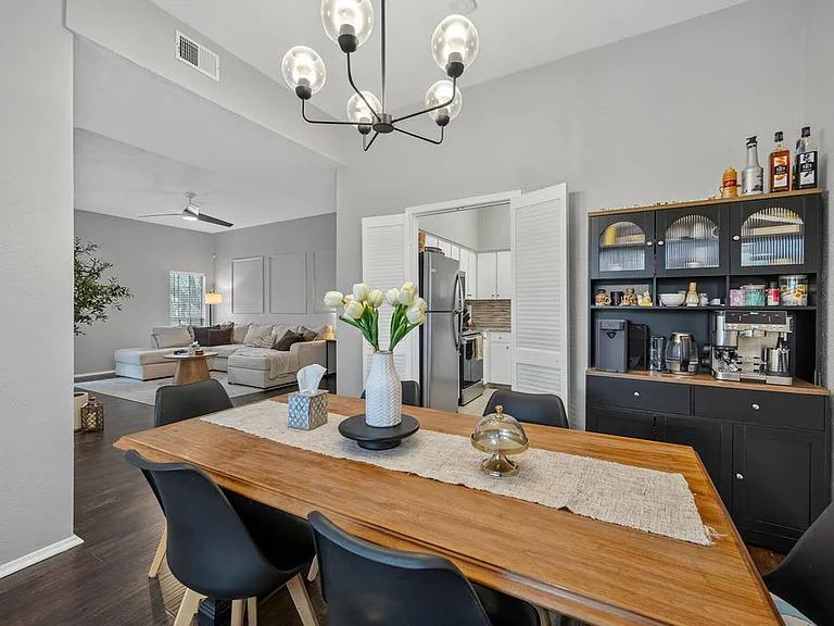 10401 High Hollows Dr #201 — Photo 5