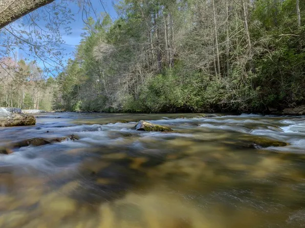 117 Bear Rd, Blue Ridge, GA 30513