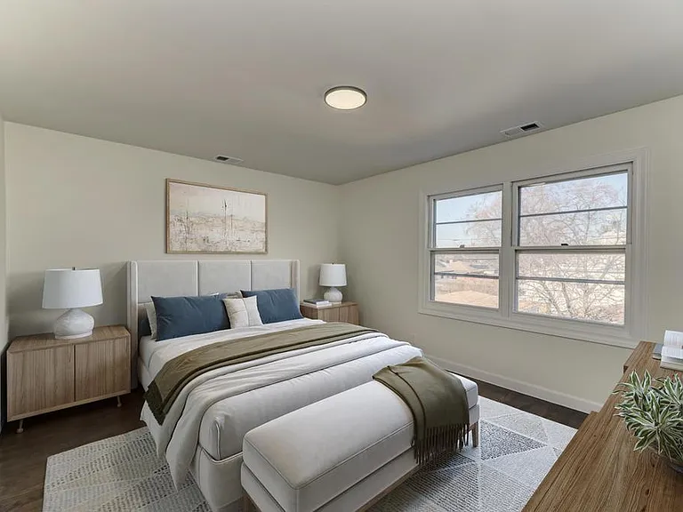 6218 W Foster Ave — Photo 3