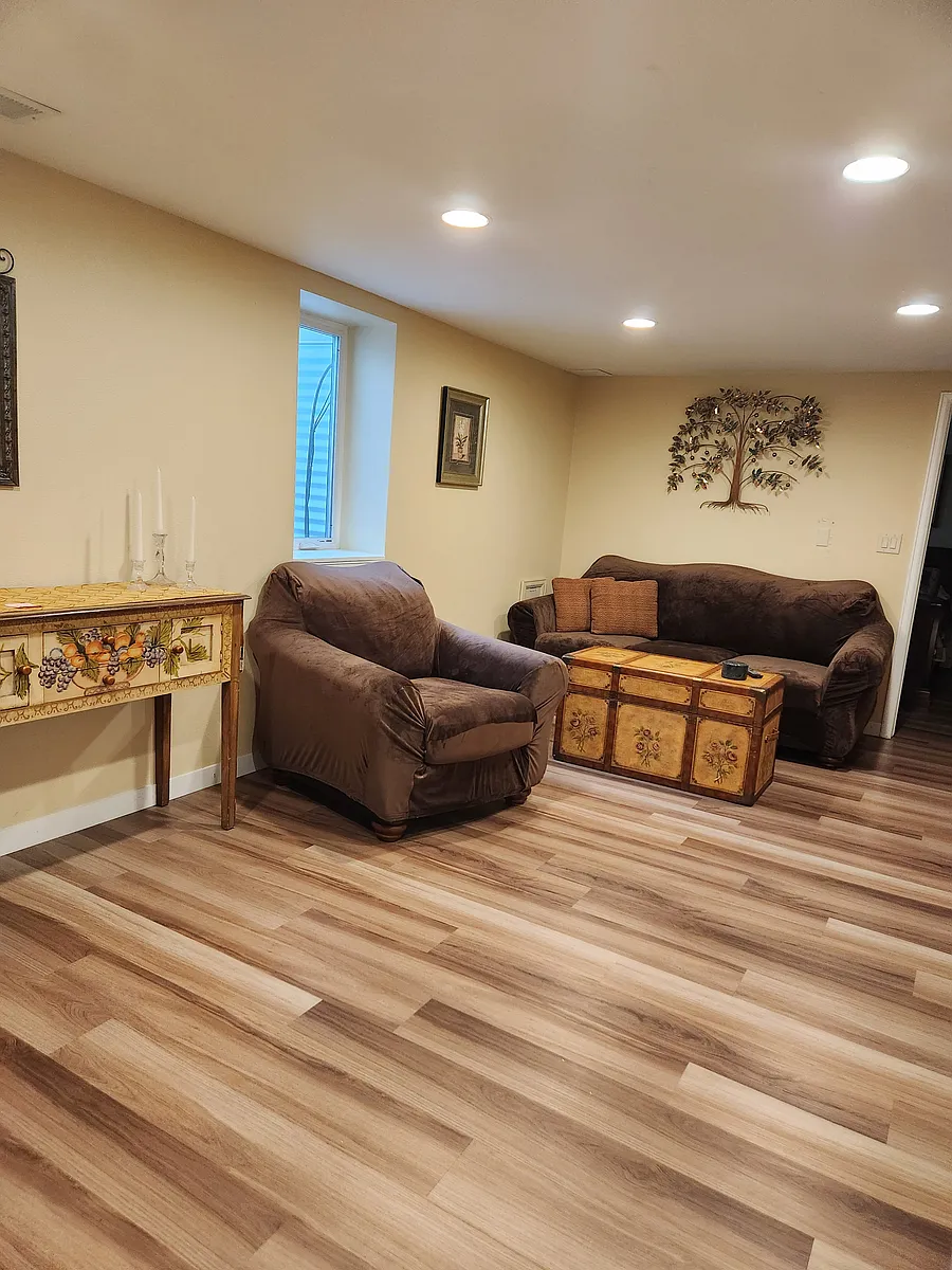 Living Room - 8 S Zenobia St