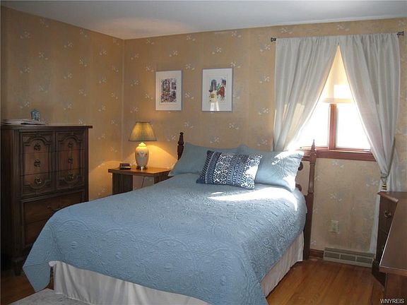5th image of 88 Denise Dr