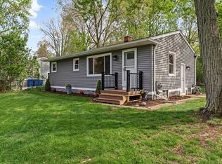 5857 Berkley Dr, Waterford, MI 48327