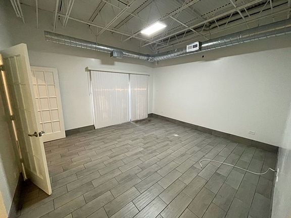 5th image of 460 Coventry Ln #107