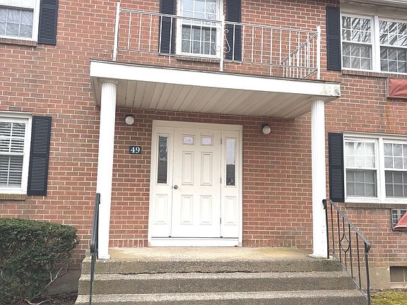 2nd image of 2 Brickyard Rd #3C