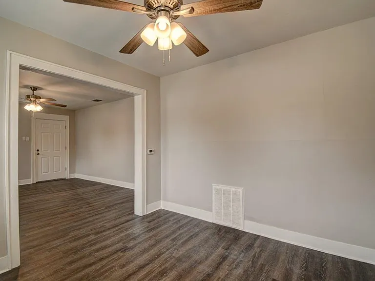 1707B E Main St — Photo 6