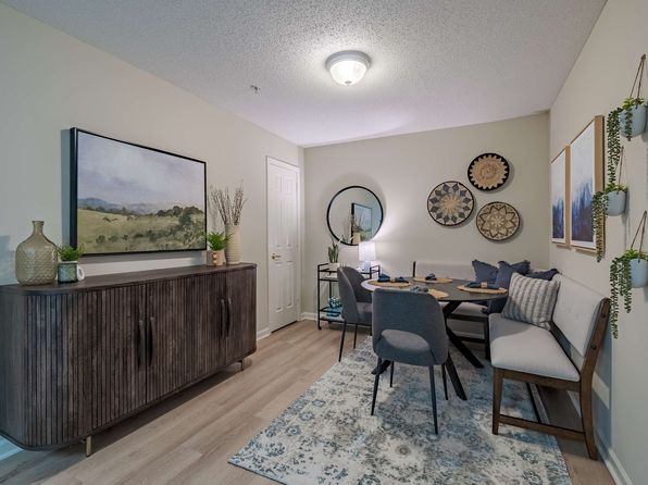 105 Fallin Blvd #127-C5