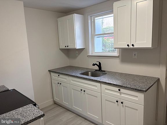 5th image of 2333 E Huntingdon St