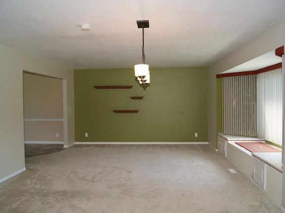 2nd image of 5818 Creekside Ln