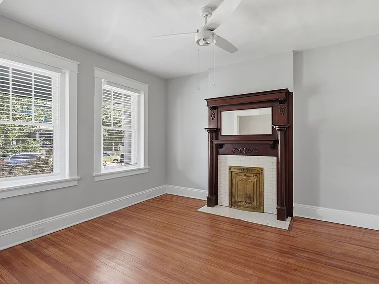 10 S Sheppard St — Photo 15