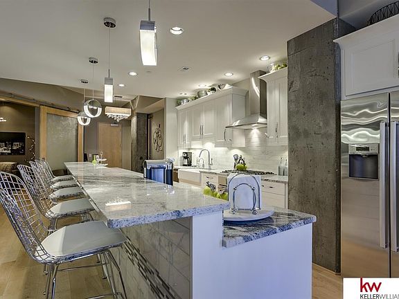 3rd image of 1308 Jackson St Ste 505