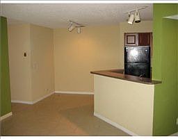 5th image of 3480 Pinewalk Dr N APT 113